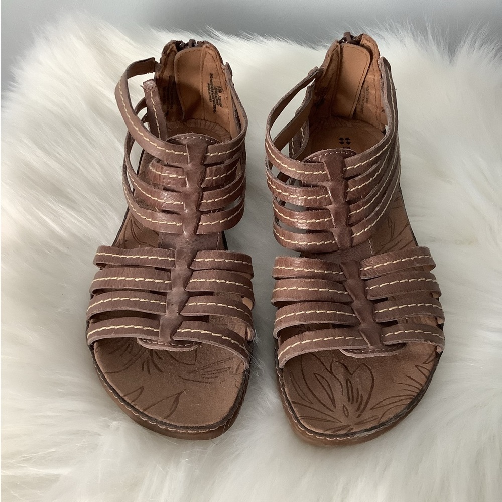 NATURALIZER~Leather Gladiator Sandals
